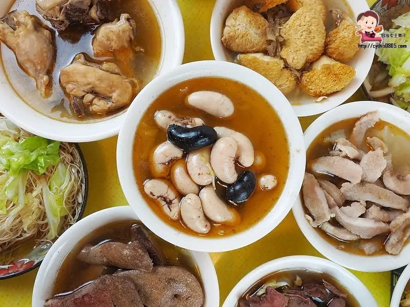 猴頭菇.松阪豬，滿滿一大碗只要100元，豬肝湯只要70元，新明夜市新開的麻油雞超好吃!!