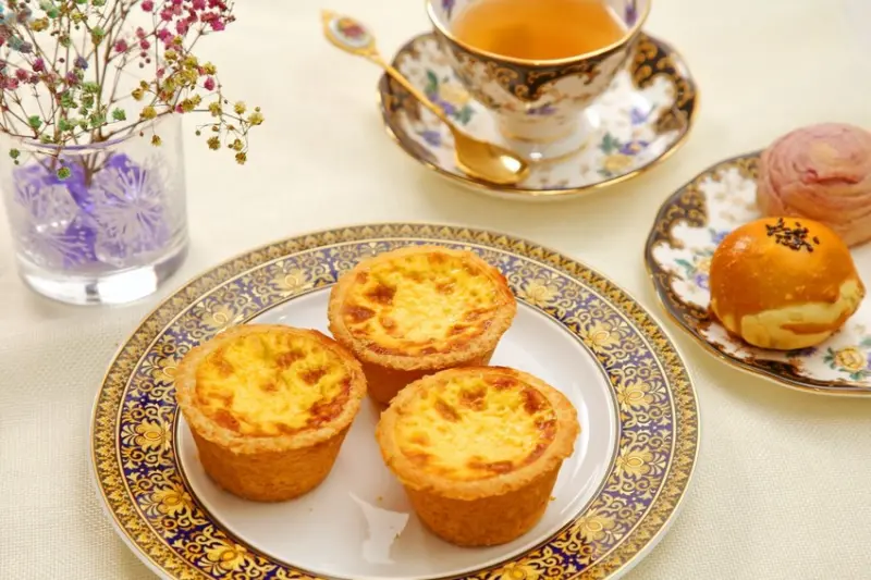 【台北臨江街通化夜市-麵包-蛋塔-推薦】大師傅蛋塔工坊，吃一波鬆軟誘人奶香 - 老爺爺與小老婆