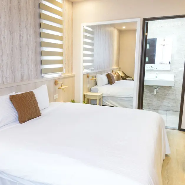 花蓮住宿。茉白民宿 簡約韓風電梯大樓海景民宿 1分鐘東大門夜市