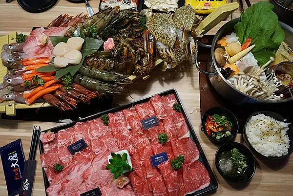 大魔 ‧ 大满足鍋物 - 超澎湃海鮮火鍋，生食級干貝，極品龍蝦，頂級A5和牛，台灣最強肉品火鍋推薦