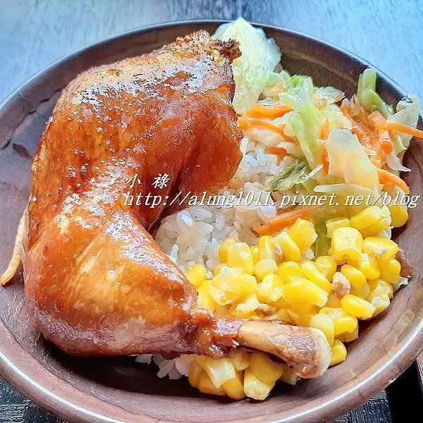 小祿ㄟ小食記 / 嫩嫩燒肉飯 / 親民價格，用料大器，滿足味蕾 / 新興區信義國小後門