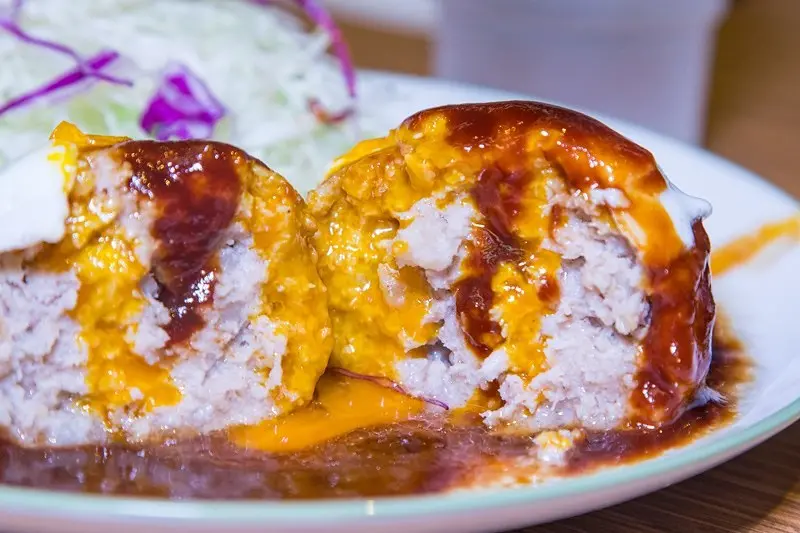 【桃園-桃園大江購物中心美食】金魚虎.名古屋料理.超犯規蛋黃日式手打純豬肉漢堡排.台北赤峰街排隊名店桃園店