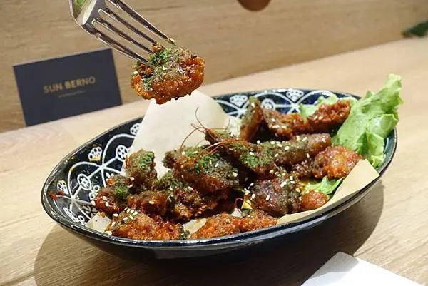 【新竹美食】SUN BERNO光焙若蔬食｜寫蔬計畫011｜被路人頻頻側目的韓式炸雞！新竹巨城美食 / 巨城蔬食