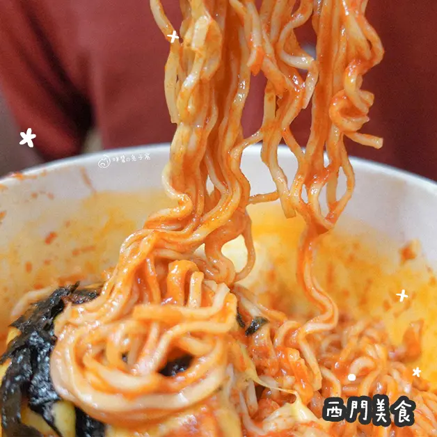 西門美食。韓式辣炒年糕/海苔飯捲專賣店  便宜好吃的韓式料理  一種屬於學生的美味