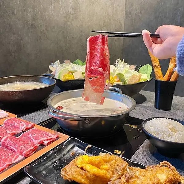 台北美食｜聖誕節聚餐推薦!隱鍋15種超狂湯頭任你選，更推出身分證優惠!對中「2021」火鍋最低只要$8元