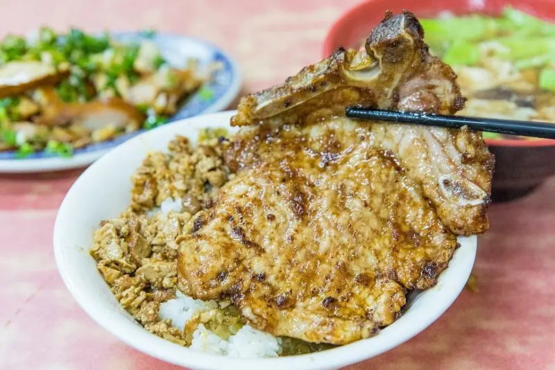 黑記懷舊排骨飯/小虎食夢網 提供