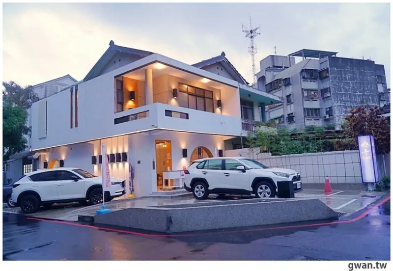 巷弄內低調老宅，推出現點現做燒肉便當！網路評價4.8星 - 吃關關