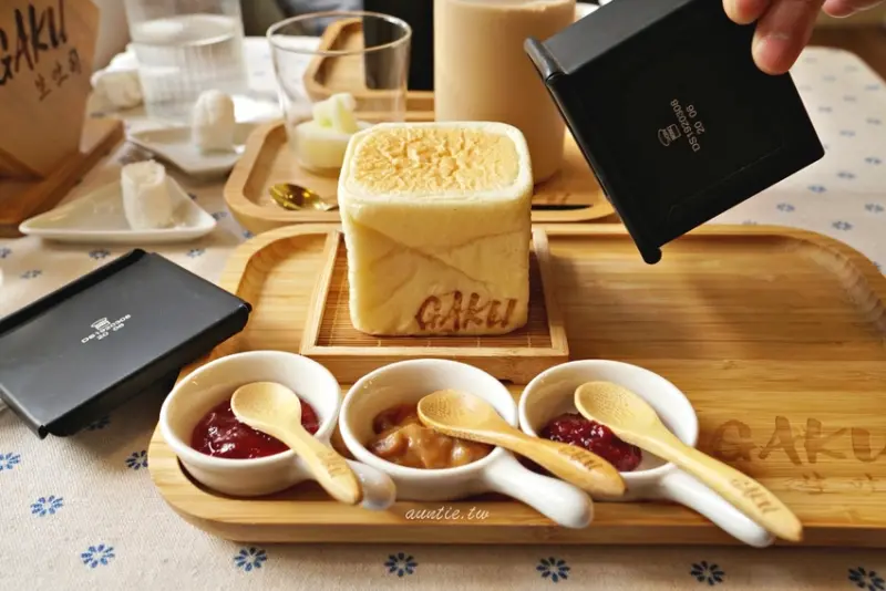 【台北】GAKU生吐司 內用超可愛迷你生吐司 四葉鮮奶生布丁 南京復興站咖啡廳推薦