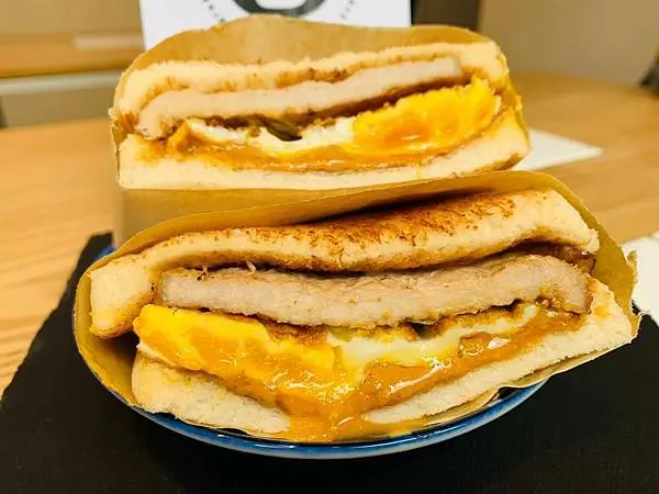 【桃園 藝文特區】大友吐司//2020新開幕 童趣樂高主題 炭火肉香加上不能沒有的花生醬 甜甜地開始新的一天