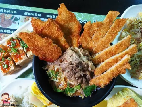 這也太狂了，牛肉蓋飯上面還有魚排跟雞排，這樣只要199元!!!