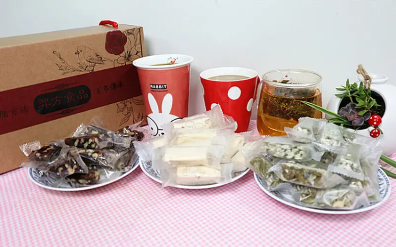 新莊名產｜送禮首選｜羿方麥芽膏｜羿方糖果禮盒組｜麥芽南棗核桃糕+麥芽南瓜子糖+麥芽杏仁果牛軋糖｜遵循古法百年傳承｜甄選養生食材，用心製成甜而不膩的甜點禮盒，自用餽贈總相宜！