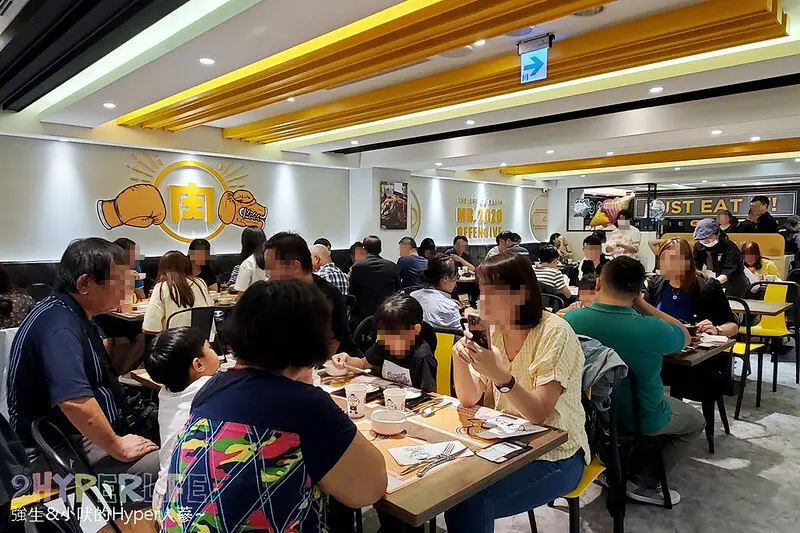 高雄連鎖牛排來台中展店啦！排餐最低238元還有熟食飲料冰品自助吧吃到飽，大食怪可以來挑戰100cm的三人大拼盤，！