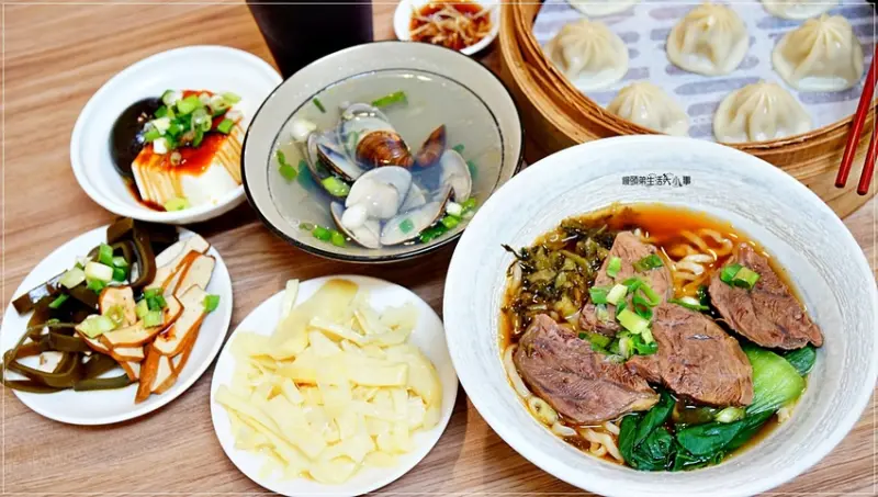 【新北美食】家和牛肉麵／銅板美食～國民小吃牛肉麵，排骨飯、滷肉飯、湯包、黑白切、紅茶，平價小吃店