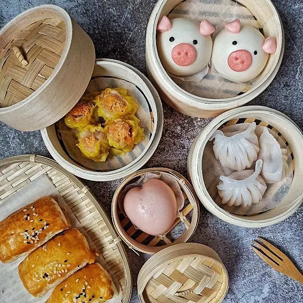 【宅配美食】宅配港式點心推薦 宅配美食 緻宏食品 易牙居港式點心 緻宏食品評價 緻宏食品港點 宅配推薦 易牙居港點 港式點心宅配 蜜汁叉燒酥 冷凍燒賣 港式點心