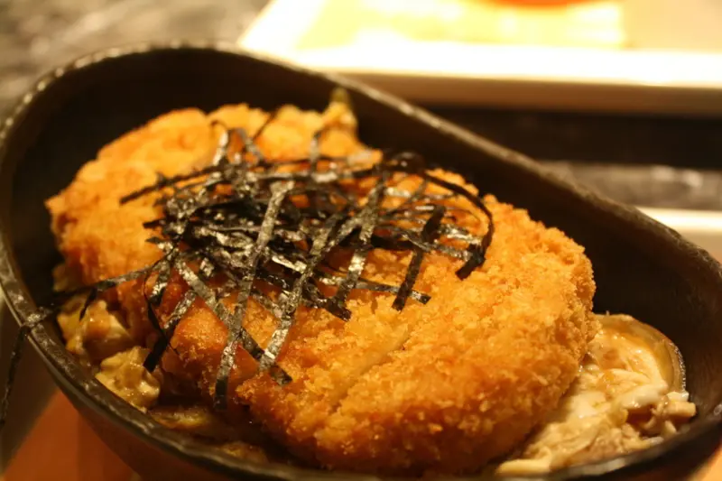 【信義誠品美食】丼匠|平價又美味的日式料理,百貨公司美食街排隊美食推薦!