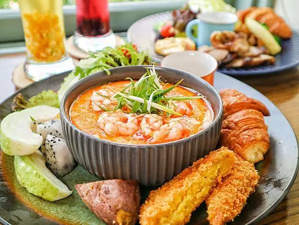 台中｜晨始早午餐｜柳川老宅特色早午餐，必點海鮮蒸蛋