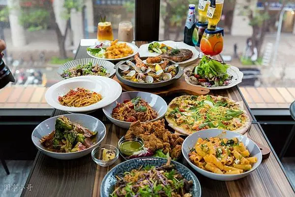 桃園藝文特區美食-帕朵拉義式餐廳，華麗浮誇與美味實在兼備的美食饗宴正在進行中。(邀約)