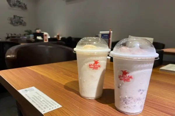 台中美食推薦｜網紅正咩超激推下午茶飲料店！玩很大元氣補給站 位在台中北屯區中清路上複合式飲料店！