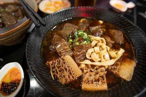 安東牛麵吧 - 不只新竹，我也在等這一碗牛肉麵