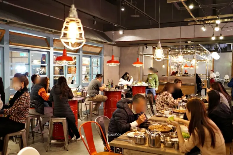 高麗園銅盤烤肉新月市場 道地小吃 少見血腸 甜米釀 宜蘭韓式料理推薦