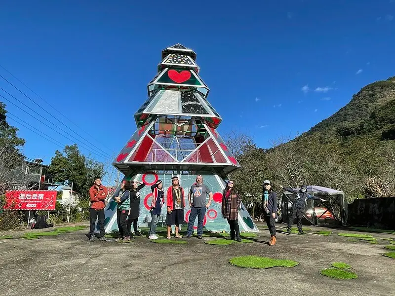 【台灣，嘉義縣，阿里山鄉】深山裡頭的「塔山光之樹」，來吉部落的耶誕樹，是裝置藝術也是未來阿里山上熱門ig打卡點。
