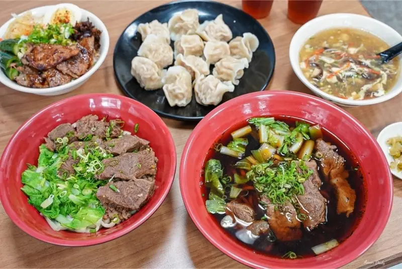 初牛肉麵/安安日常 提供