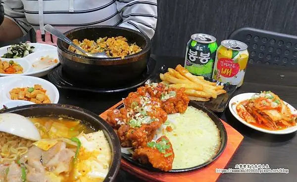 台中西區美食｜台中韓式料理【阿里郎 韓式小館】鄰近科博館的道地韓式美味