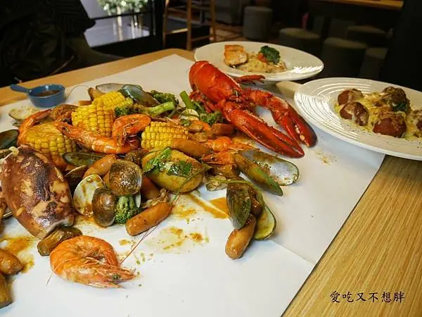 【汐止聚餐】含冰棒飲品超特別！手抓海鮮這家也有~汐止聚餐餐廳首選！209 Kitchen 餐酒館