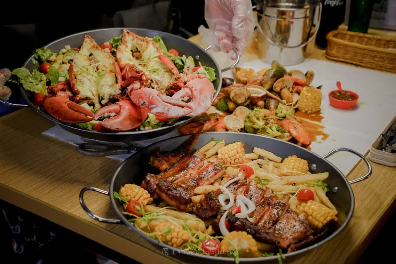 汐止聚餐 209 Kitchen 餐酒館 新北汐止美食推薦 龍蝦海鮮桶 焗烤波士頓雙龍 霸氣豬肋排 台鐵 汐止站 內文有店家資訊與菜單