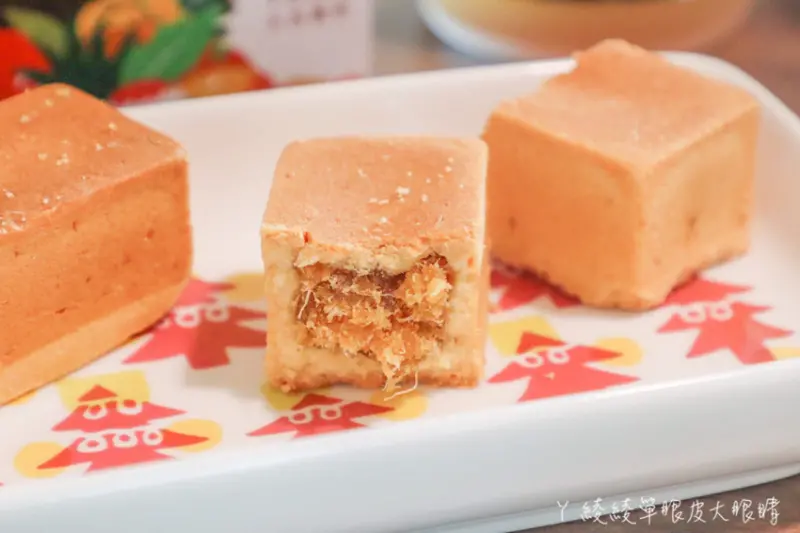 嘉義民雄旺萊山鳳梨插旗新竹巨城，新竹伴手禮下午茶點心首選！一整顆鳳梨酥免費試吃 - ㄚ綾綾單眼皮大眼睛