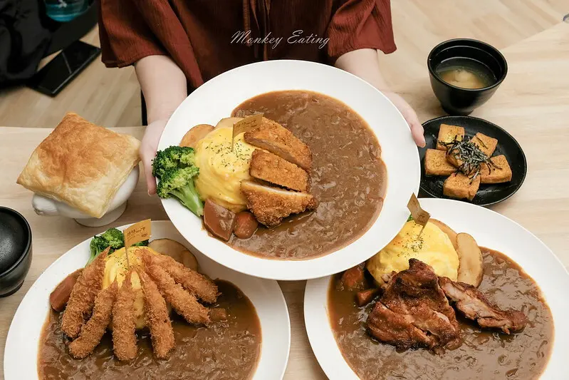 【台中鐵鹿大街美食】想想咖哩│奶油歐姆蛋職人咖哩專門店，香甜不膩口的奶油蛋包咖哩飯，汽水果汁無限暢飲！