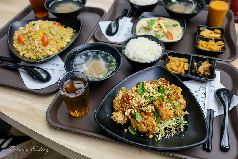 【鐵鹿大街美食】泰金饌-泰味小館│台中車站泰式料理$138元起，推薦檸香雞腿排、蟹肉炒飯