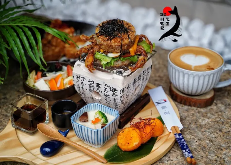 新竹新開幕咖啡廳『52赫茲珈琲 Hertz Café』，主要販售花式、手沖咖啡還有各式日式料理及下午茶，目前沒有用餐時間限制，且不取服務費！ - 阿華田的美食日記