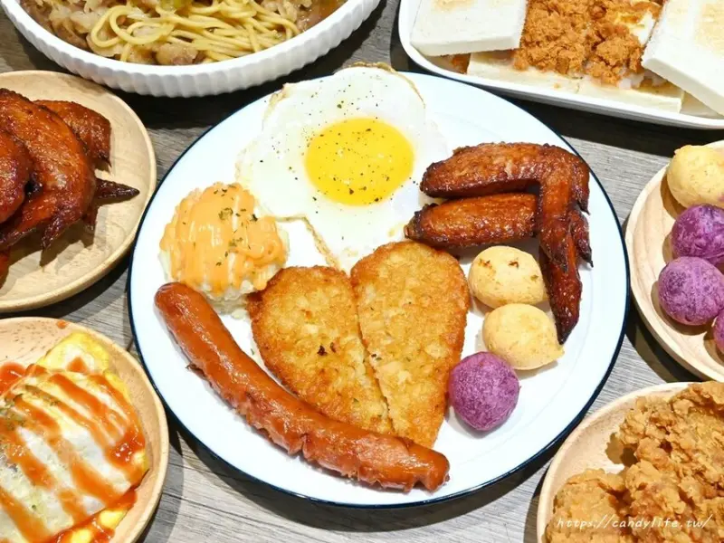 這間早餐店最近很紅，深藍色的外觀讓人過目不忘，目前全台十幾間分店，新推出芋泥產品芋泥控超愛