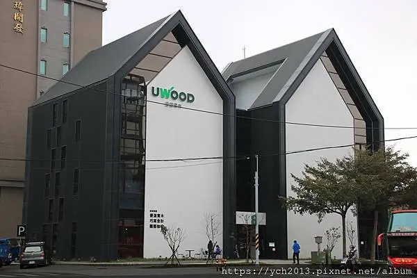 林口咖啡館推薦／職藝咖啡文北門市／北歐木屋造型新地標／實木傢俱與咖啡輕食的結合