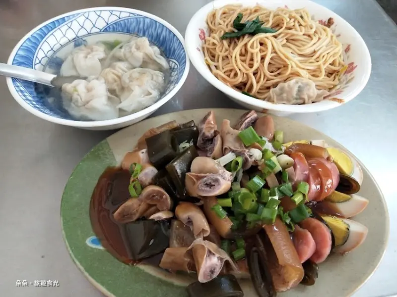無招牌麵店、暖暖銅板價、滷味佛心價晚來吃不到-哈爾濱街陽春麵飯