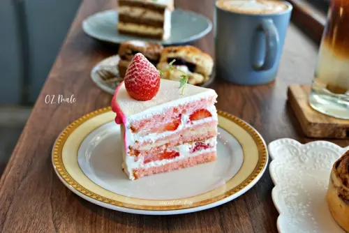 【台中】西區 OZ Male 啢男 超香濃肉桂捲 新鮮草莓蛋糕 柳川旁可愛咖啡廳推薦