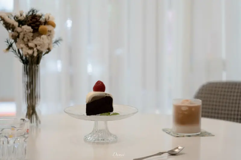 公館韓系咖啡館，一杯烤黃豆粉乳霜咖啡正適合-Moody Belly