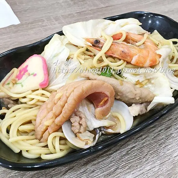 京采炒飯 / 年輕師傅廚藝佳 / 高雄苓雅路生日公園對面