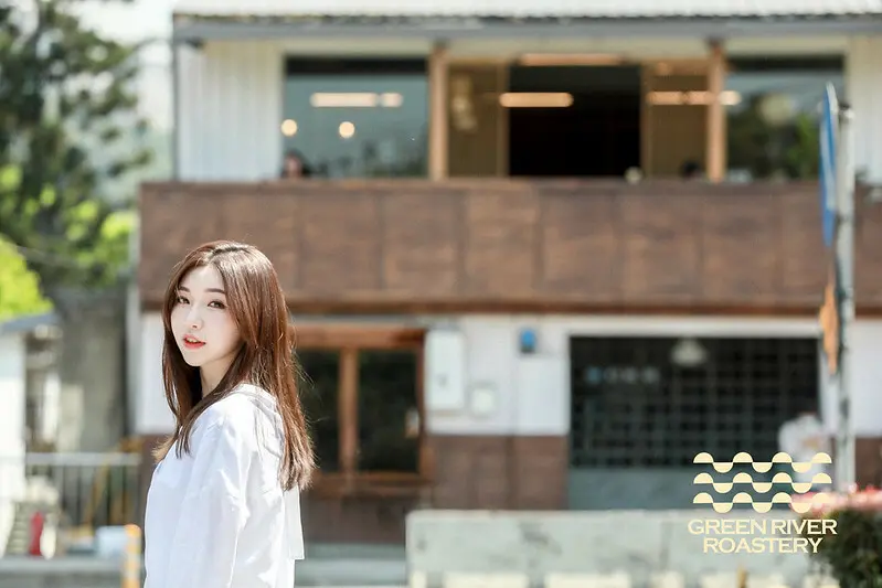 【新店/咖啡店】冒著生命危險拍照才有的小京都綠河Green River Roastery (＋拍照TIPS ?)