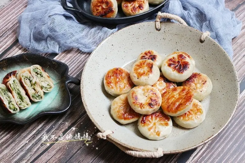 橘子田 宜蘭蔥肉餡餅 使用宜蘭三星蔥  溫體豬後腿肉  爆漿多汁 鮮甜爽口  多種口味任選早餐宵夜下午茶點心  輕鬆料理享受美味