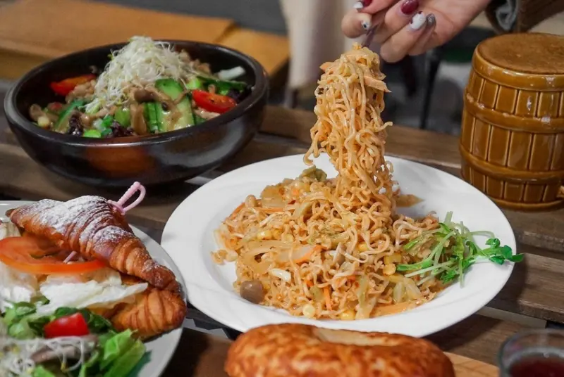 蔬食早午餐好豐盛，還有可愛店貓，宜蘭輕食推薦 ● Butter Oreo | 宜蘭市美食 | 宜蘭火車站美食