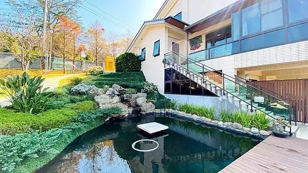 山水奇異民宿景觀餐廳 /美食窩客 大海愛上藍天 提供未經許可，不得轉載