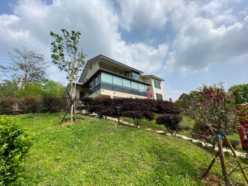 【桃園復興區-山水奇異民宿景觀餐廳】寵物友善景點(繫牽繩)、好拍照的景觀餐廳、有火鍋及中式簡餐