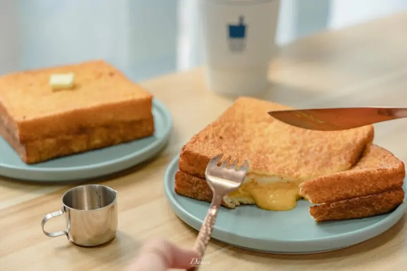 來一塊西多士配絲襪奶茶，體驗港味午後時光-藍杯茶