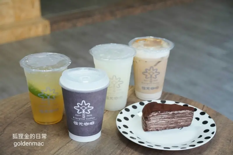 台中美食 │ 恆光咖啡 用心挑選物料的好味道 每日限定法式千層蛋糕也別錯過 提供免費Wifi跟插座