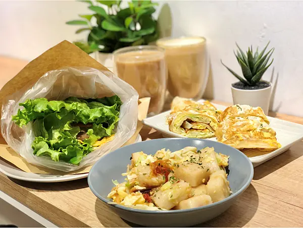 【台北美食￭松山區】晨沐早餐 Morning mood x 小巨蛋早午餐推薦！XO醬炒蘿蔔糕、新鮮清爽蔬菜堡，真材實料很夠味，我會回訪的推薦║ 松山區美食、小巨蛋美食、小巨蛋附近美食、台北早午餐