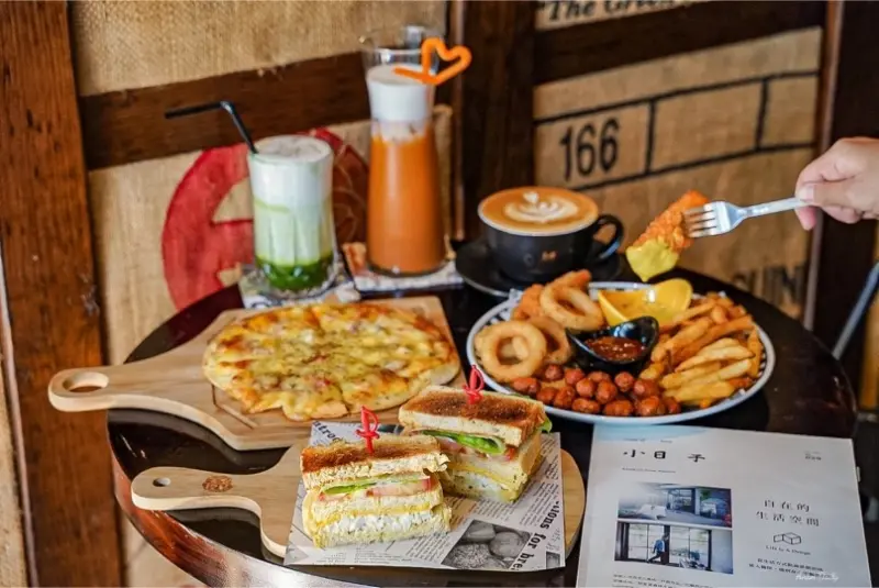 | 高雄美食 |凹子底公園旁的手沖精品咖啡廳/營業到2:00的深夜咖啡館/格言咖啡Maximum Coffee