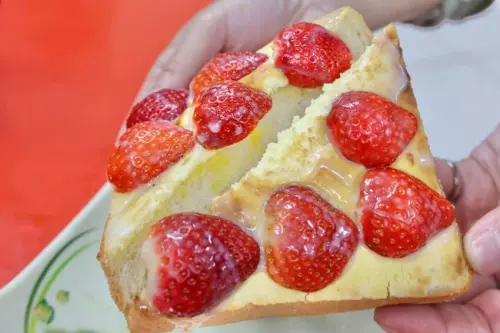 白天汽修廠晚上變身人氣宵夜場！ 屏東潮州超人氣宵夜【潮州宵夜】屏東美食│屏東宵夜│潮州必吃│潮州宵夜│屏東旅遊│反轉厚奶酥│屏東小吃美食