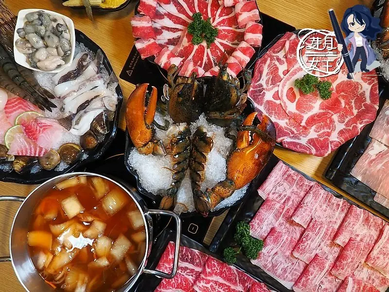 藝文特區也有好吃平價的火鍋店，打卡就送七盎司肉盤讓你吃飽飽，活體龍蝦現在一隻只要500多塊